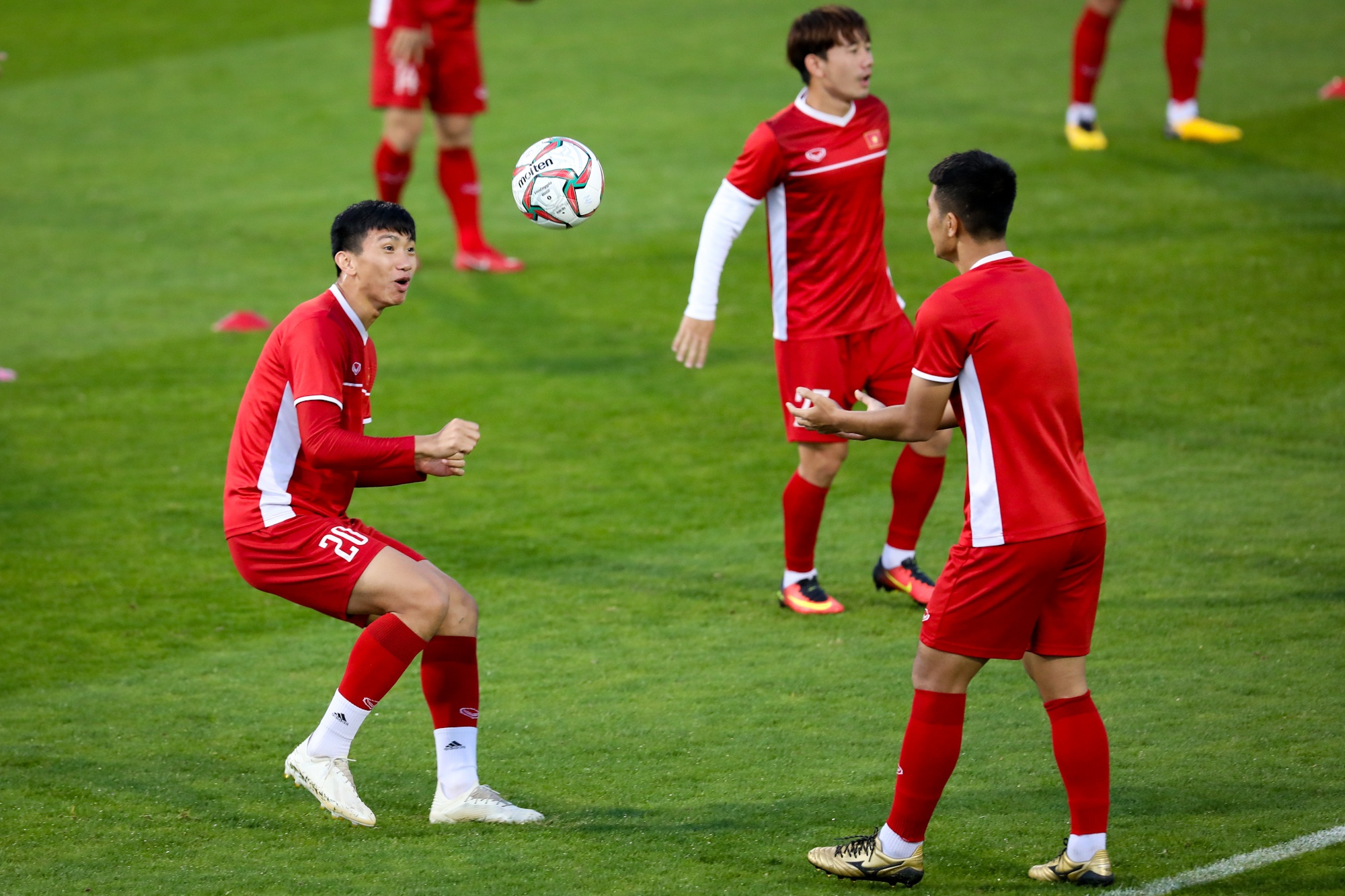 HLV Park Hang-seo xoa dau Hung Dung anh 6