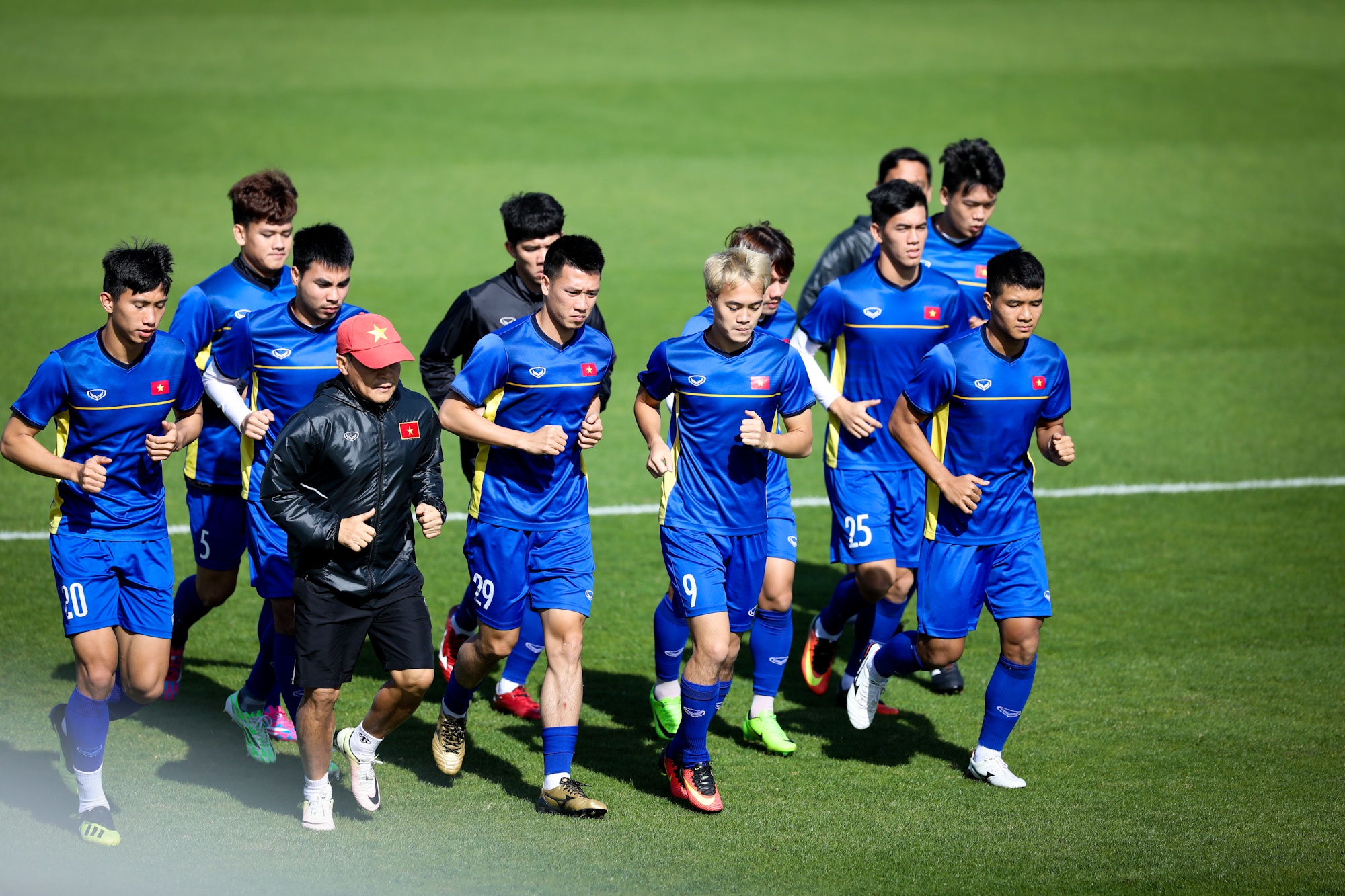 Tuyen Viet Nam chia doi luc luong anh 1