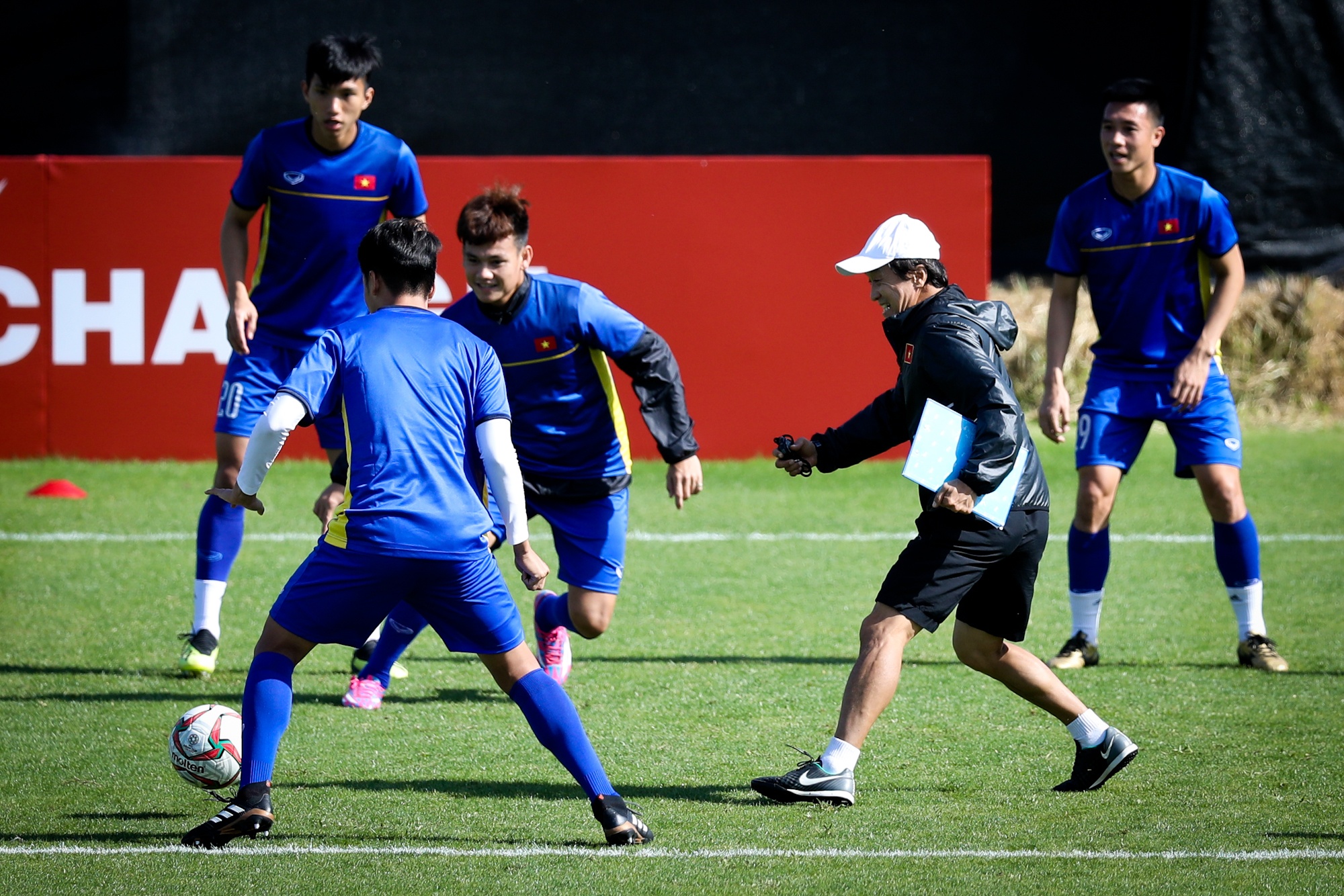 Tuyen Viet Nam chia doi luc luong anh 8