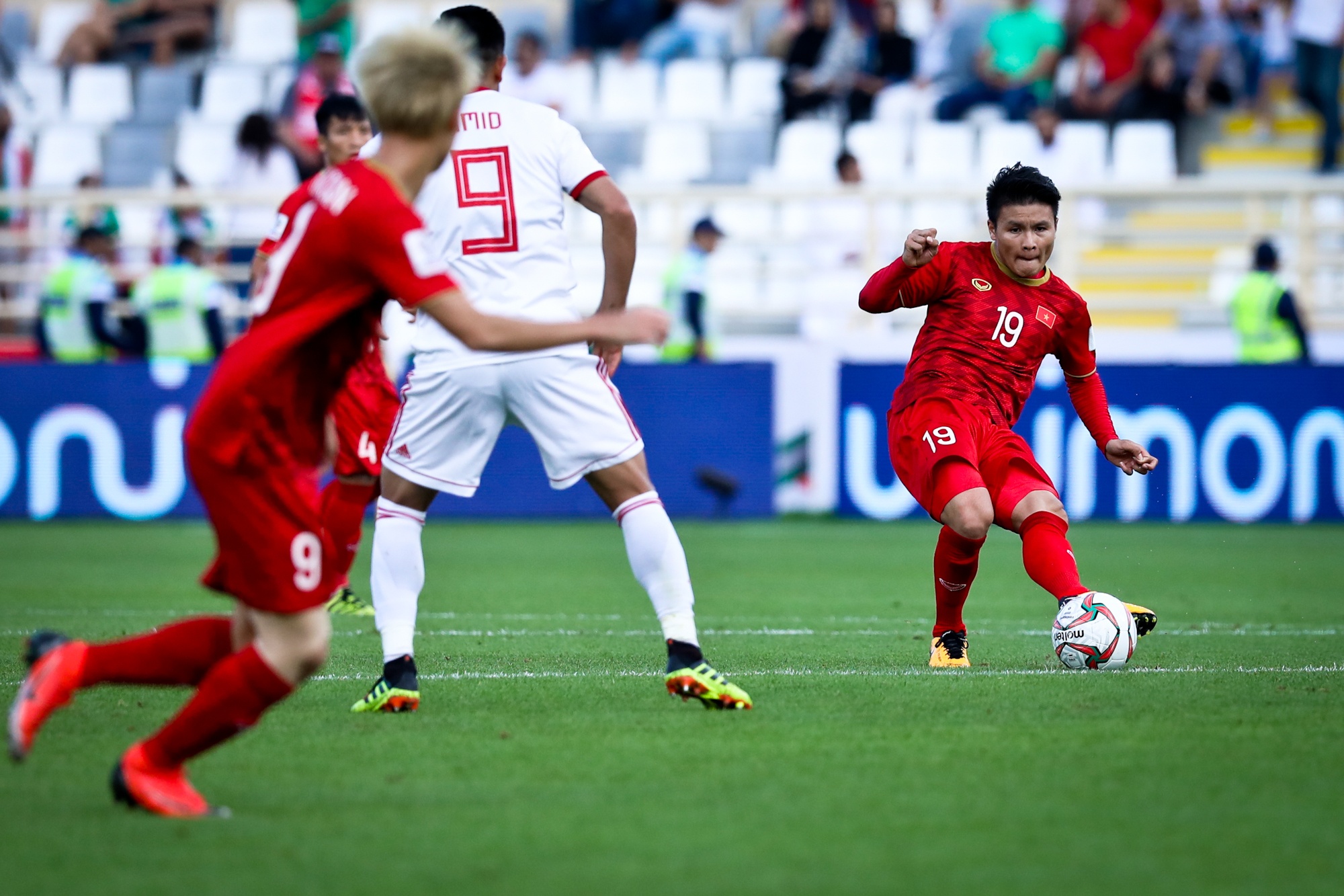 Vi Quang Hai,  thay Park va Queiroz tranh cai anh 9