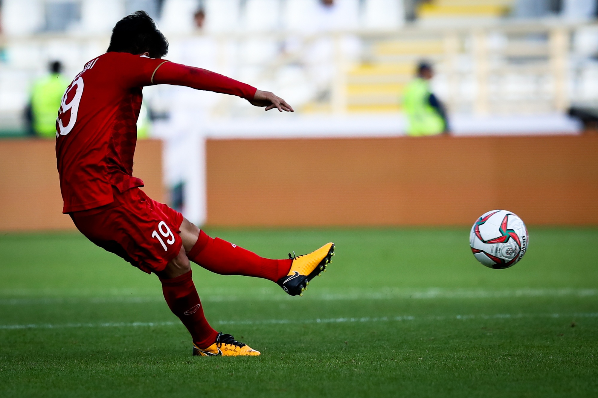 Vi Quang Hai,  thay Park va Queiroz tranh cai anh 10