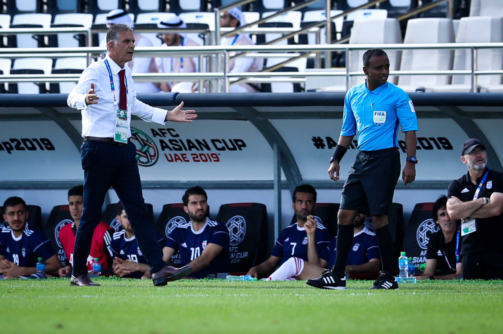 Vi Quang Hai,  thay Park va Queiroz tranh cai anh 4