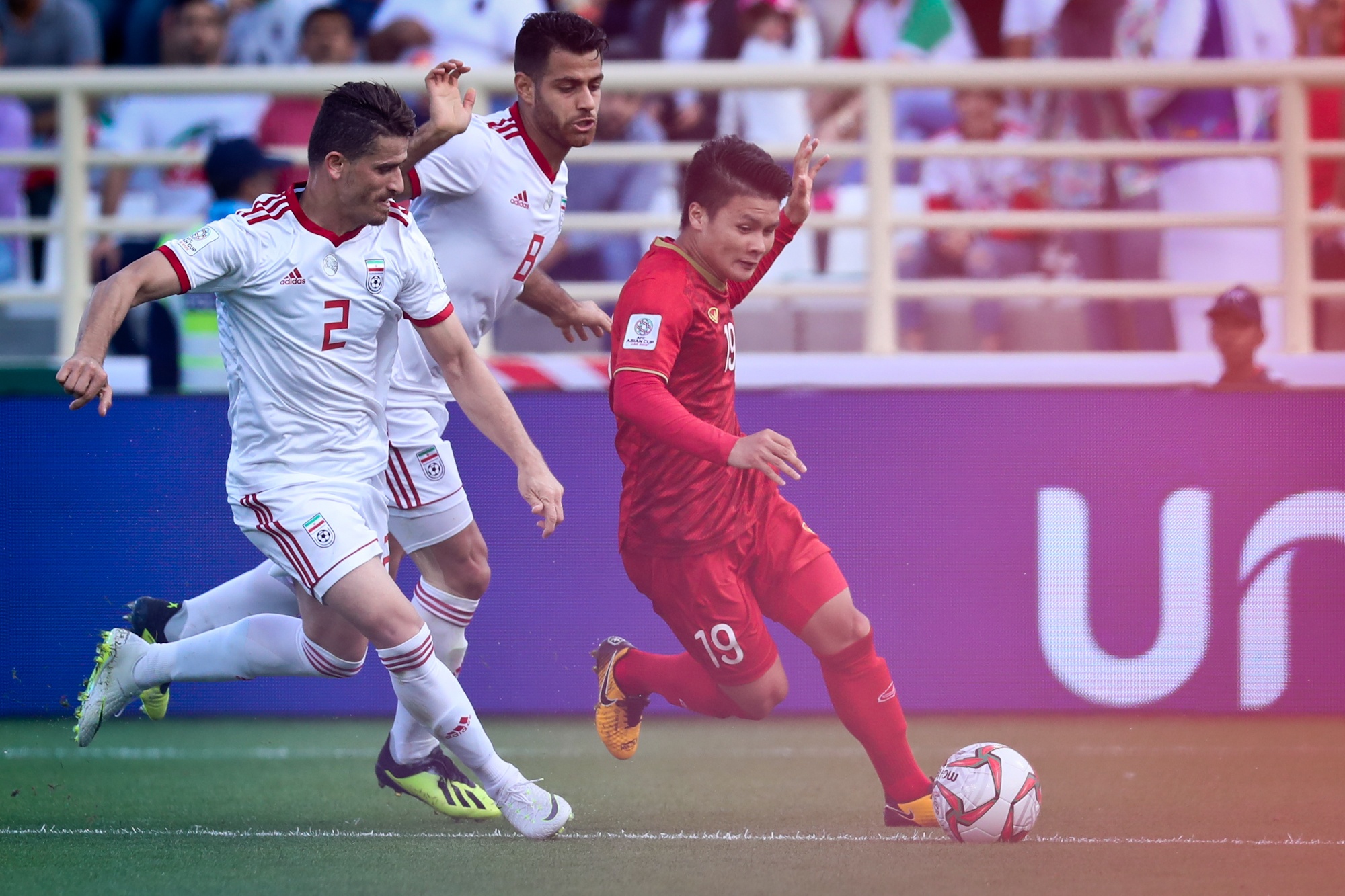 Vi Quang Hai,  thay Park va Queiroz tranh cai anh 7