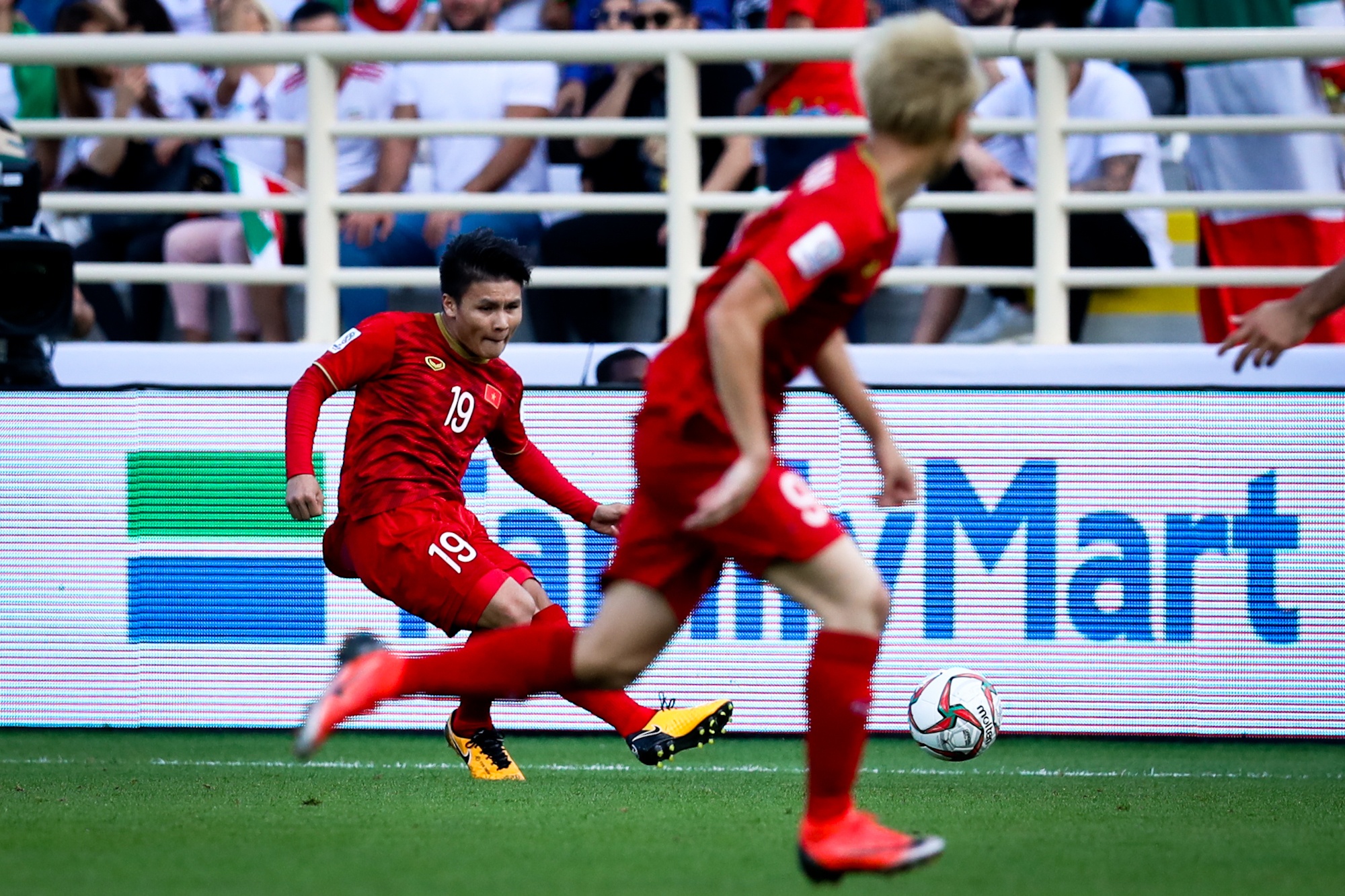 Vi Quang Hai,  thay Park va Queiroz tranh cai anh 8