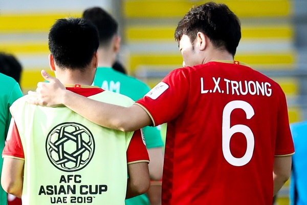 Xuan Truong dong vien dong doi sau that bai truoc Iran hinh anh