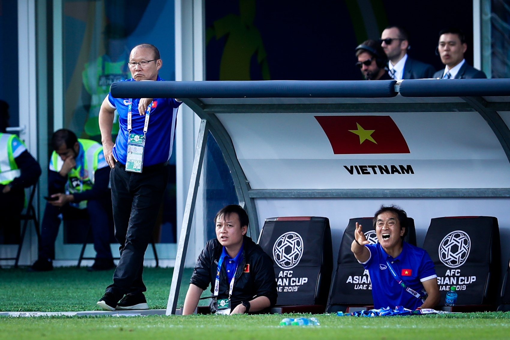 Xuan Truong tiep tuc di sau cung anh 9