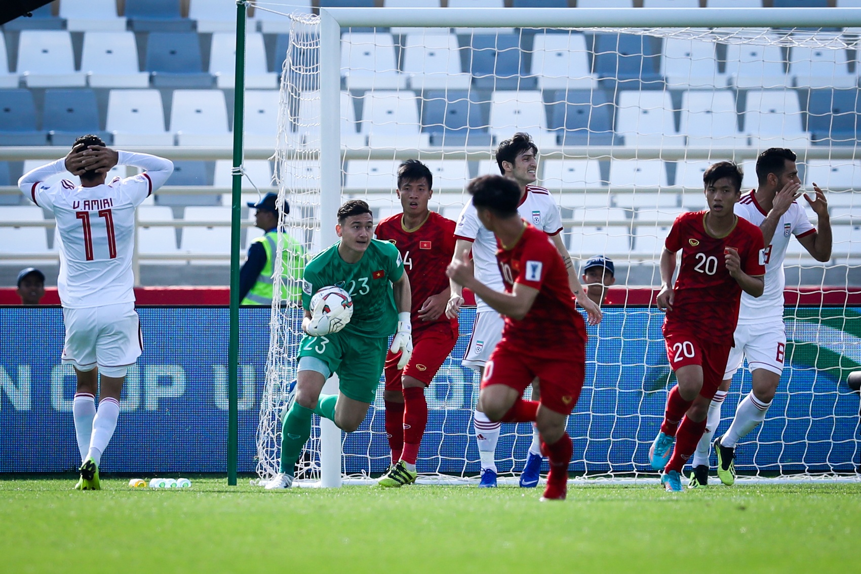 Xuan Truong tiep tuc di sau cung anh 3