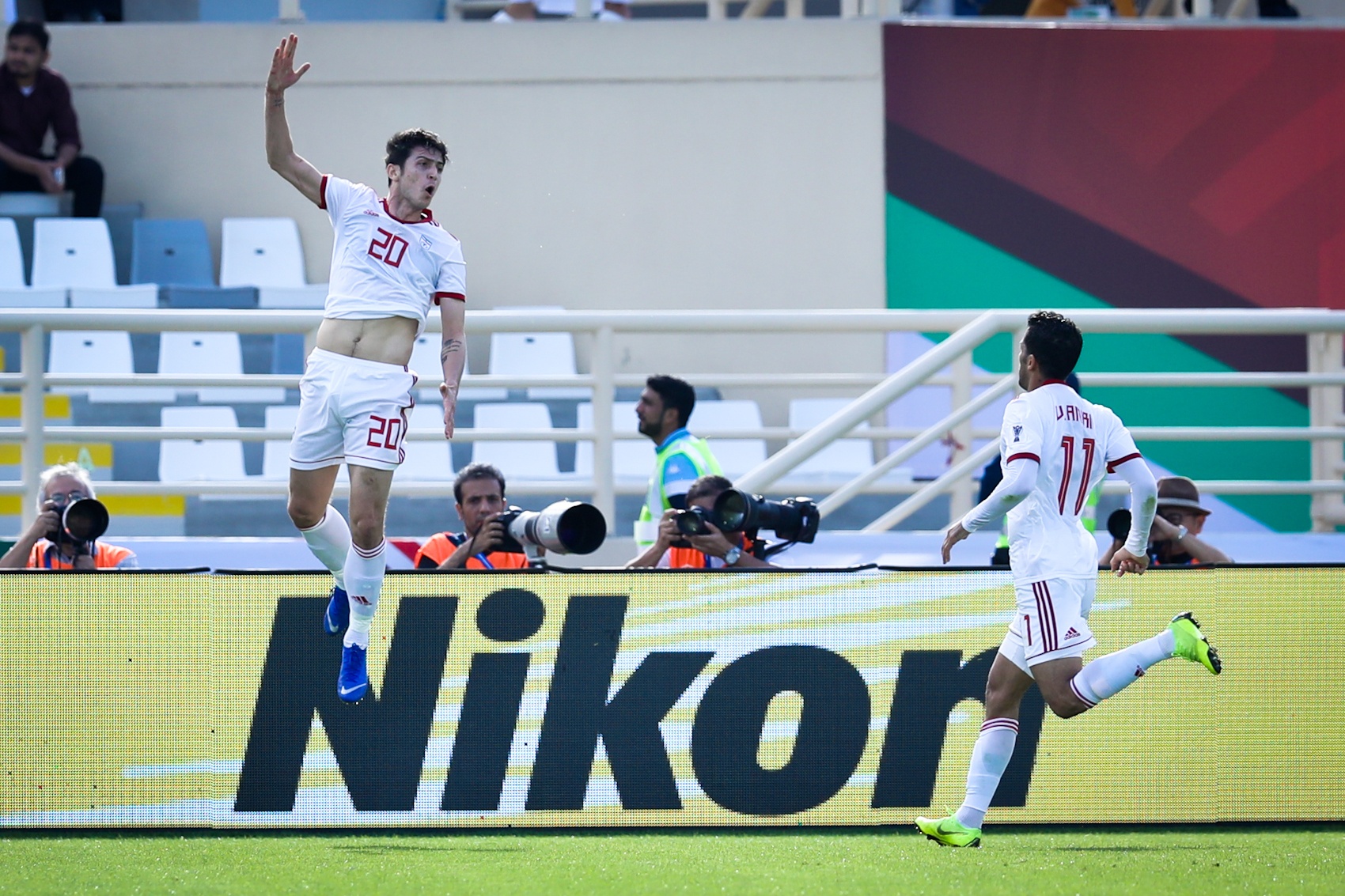 Xuan Truong tiep tuc di sau cung anh 5