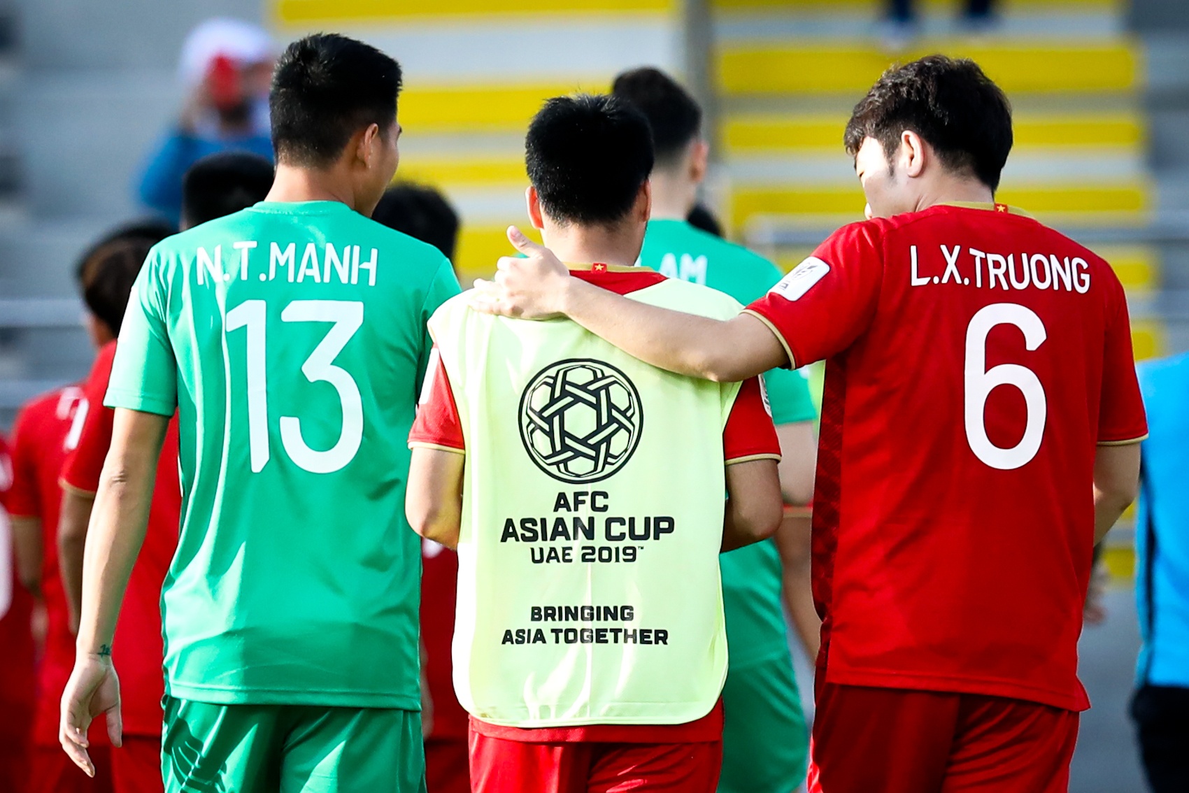 Xuan Truong tiep tuc di sau cung anh 7