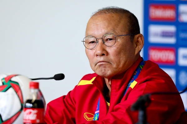 HLV Park: 'Tuyen Viet Nam se the hien nang luc o AFF Cup' hinh anh
