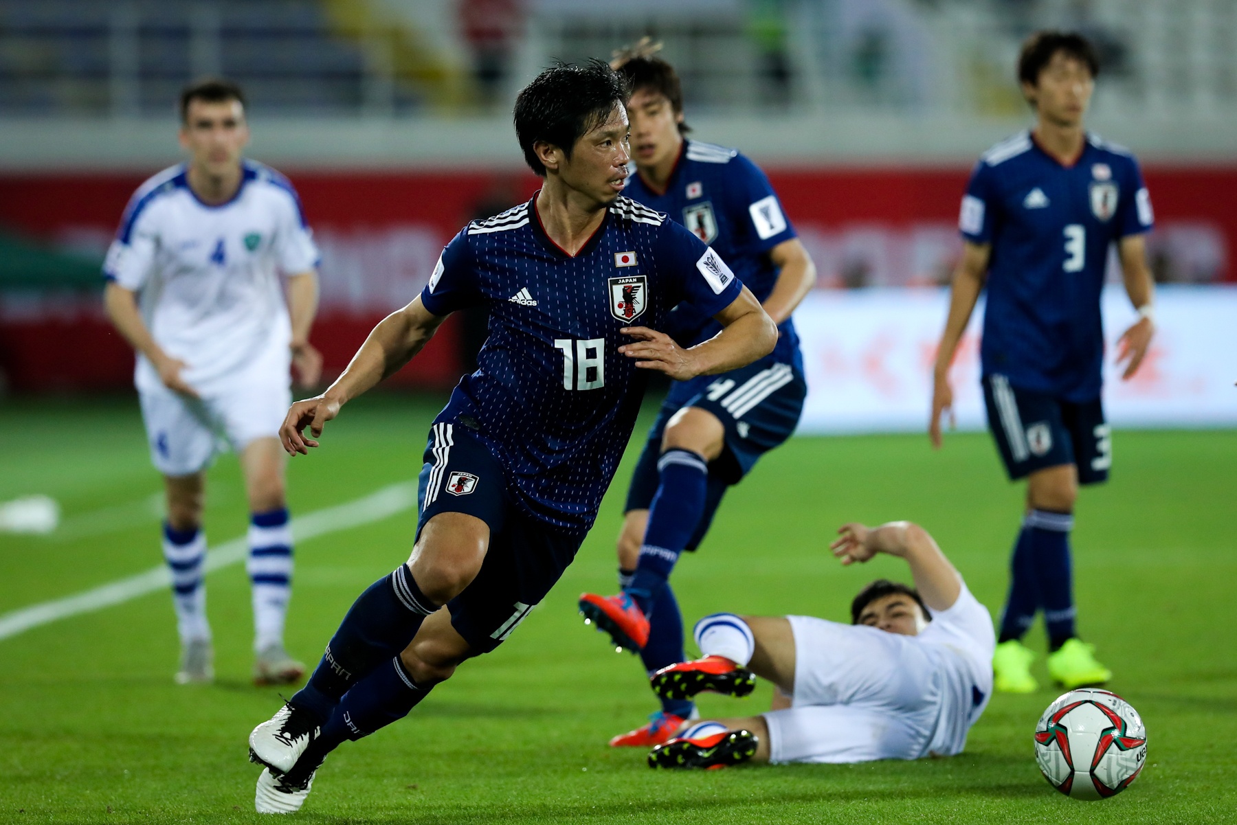 Hector Cuper noi gian vi Nhat Ban choi xau anh 3