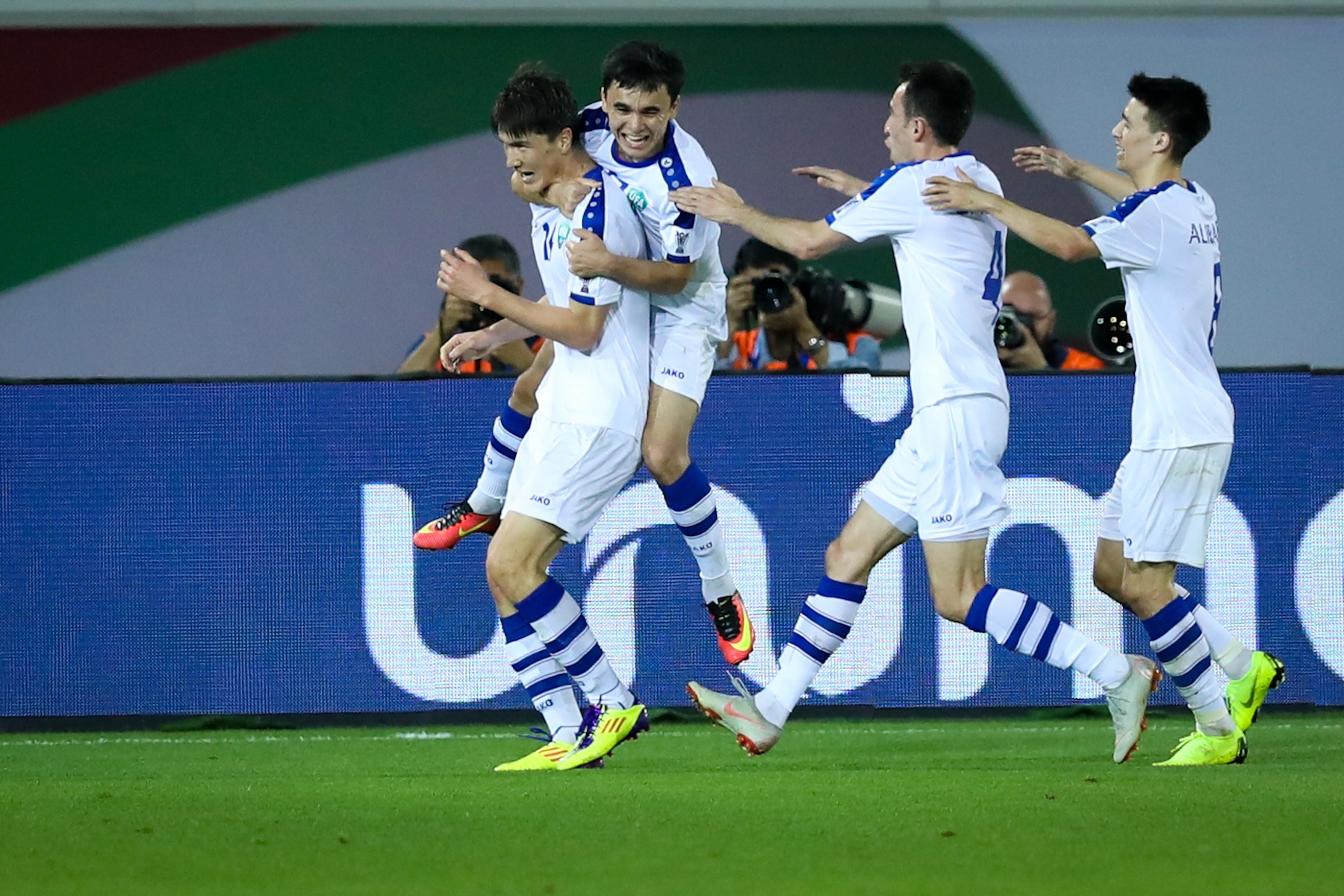 Hector Cuper noi gian vi Nhat Ban choi xau anh 4