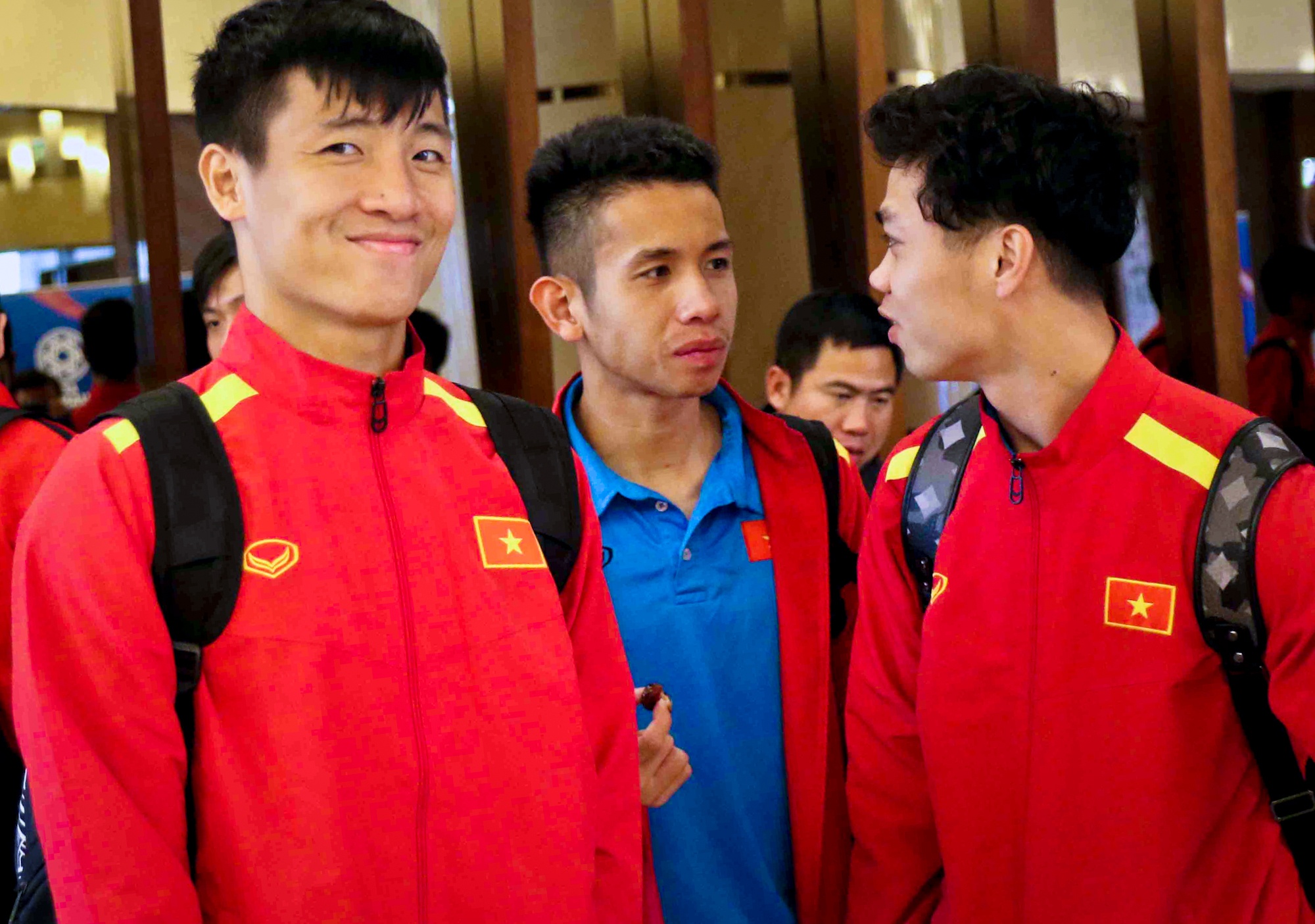 Tuyen Viet Nam da toi Dubai,  thuong thuc buffet anh 2