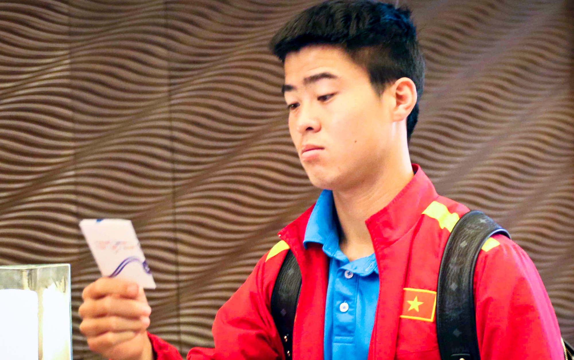 Tuyen Viet Nam da toi Dubai,  thuong thuc buffet anh 3