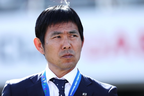 HLV Nhat Ban: 'Chung toi se choi tan cong truoc tuyen Viet Nam' hinh anh