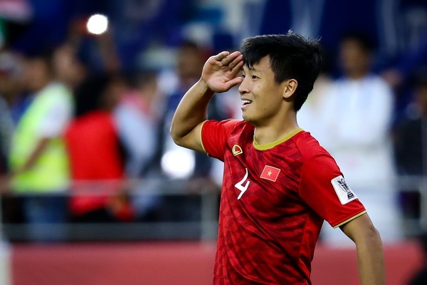 Trung ve Bui Tien Dung day ban linh tren cham phat den hinh anh