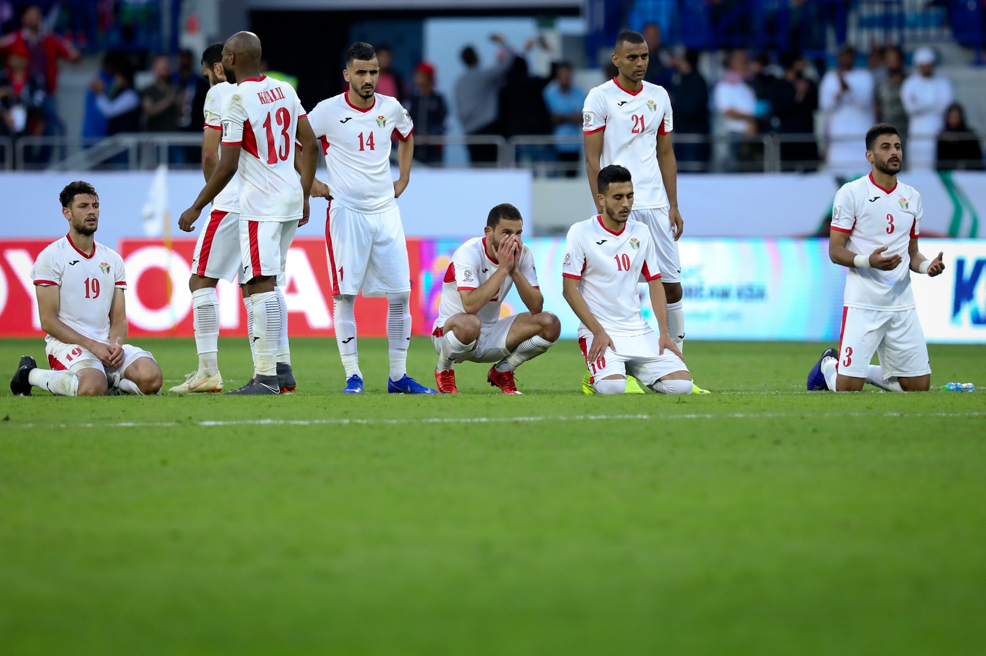 Viet Nam day ban linh,  Jordan yeu duoi anh 10