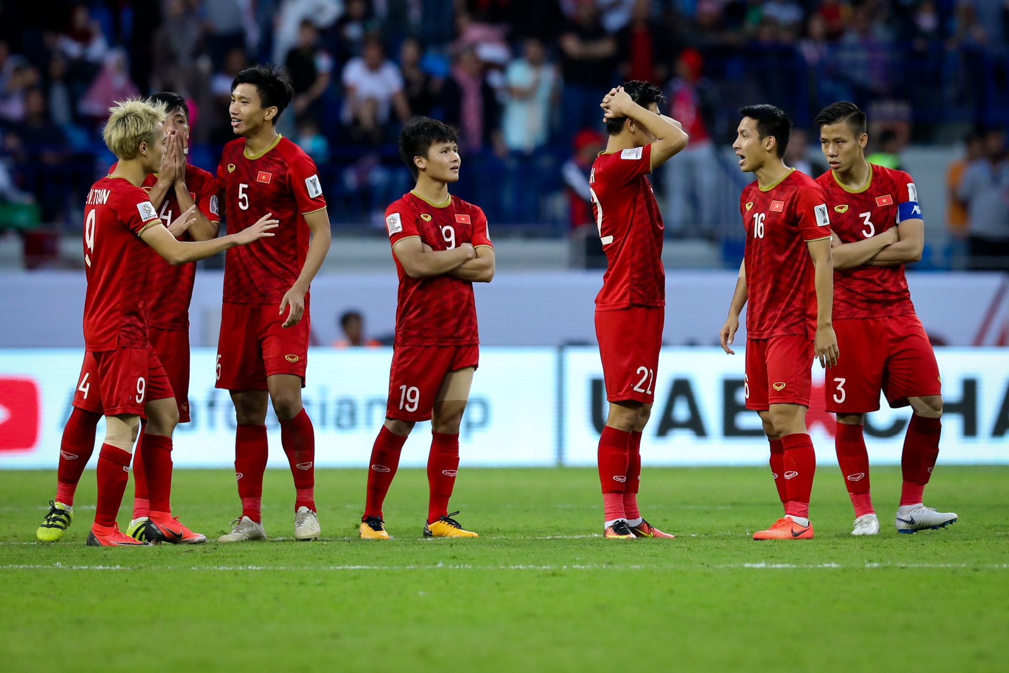 Viet Nam day ban linh,  Jordan yeu duoi anh 12