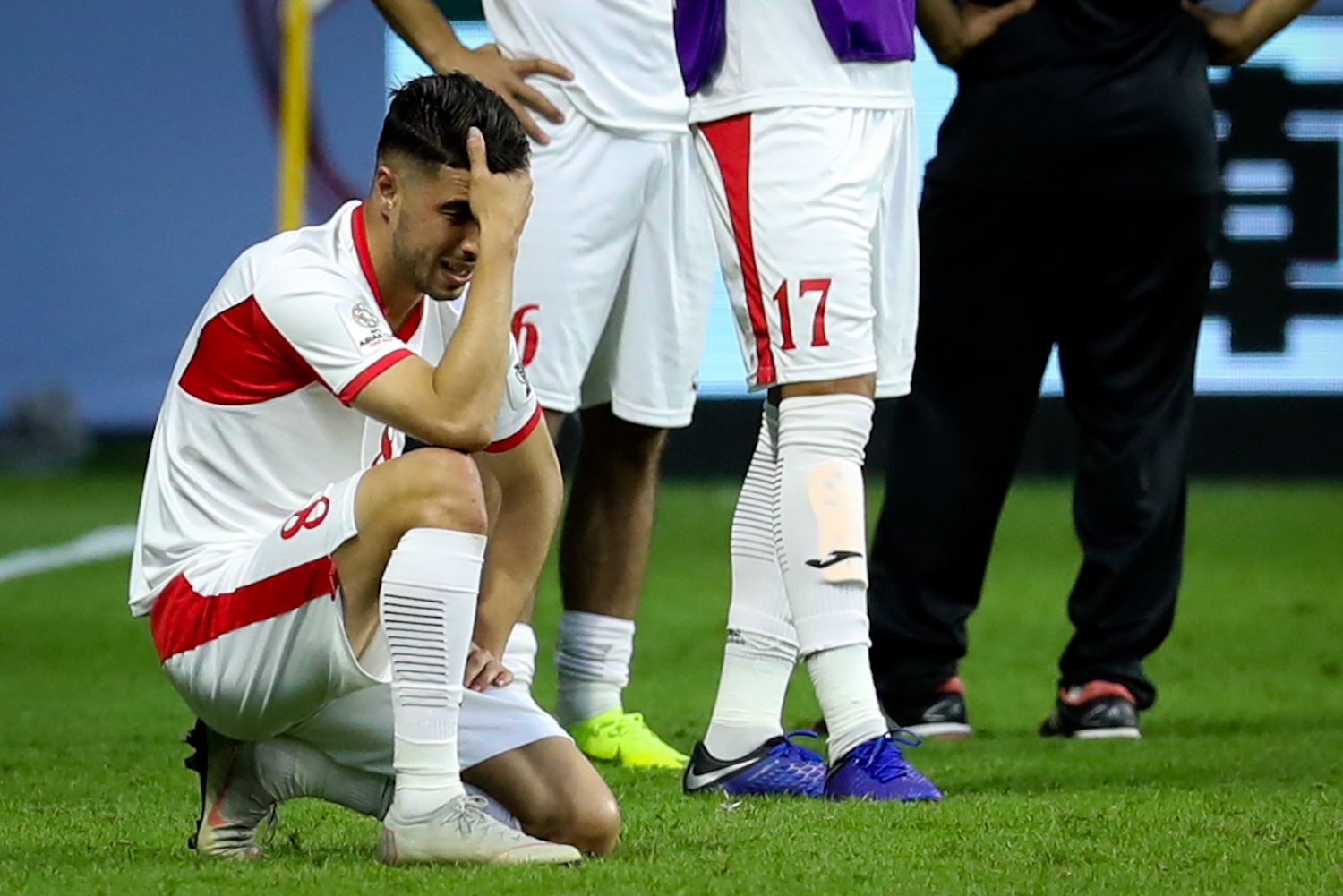 Viet Nam day ban linh,  Jordan yeu duoi anh 14