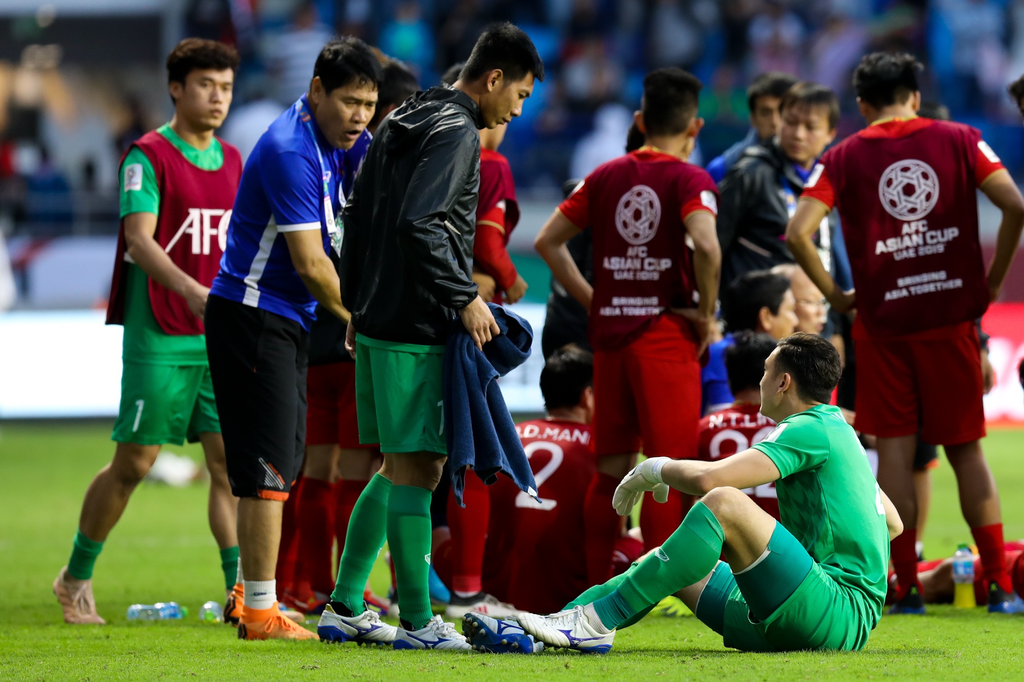 Viet Nam day ban linh,  Jordan yeu duoi anh 8