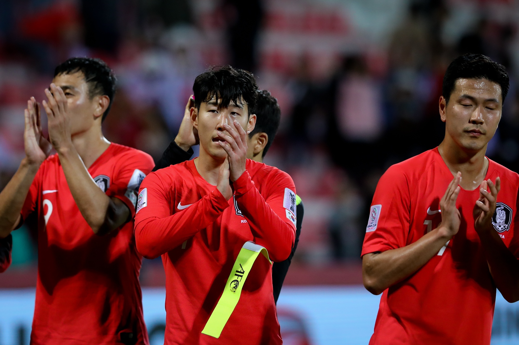 Son Heung-min chay mau,  rach tai anh 14