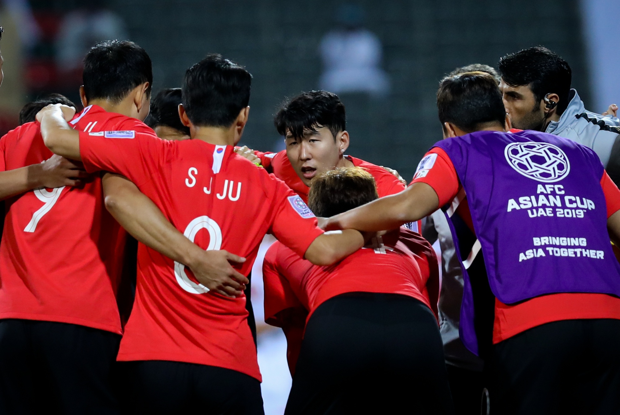 Son Heung-min chay mau,  rach tai anh 9