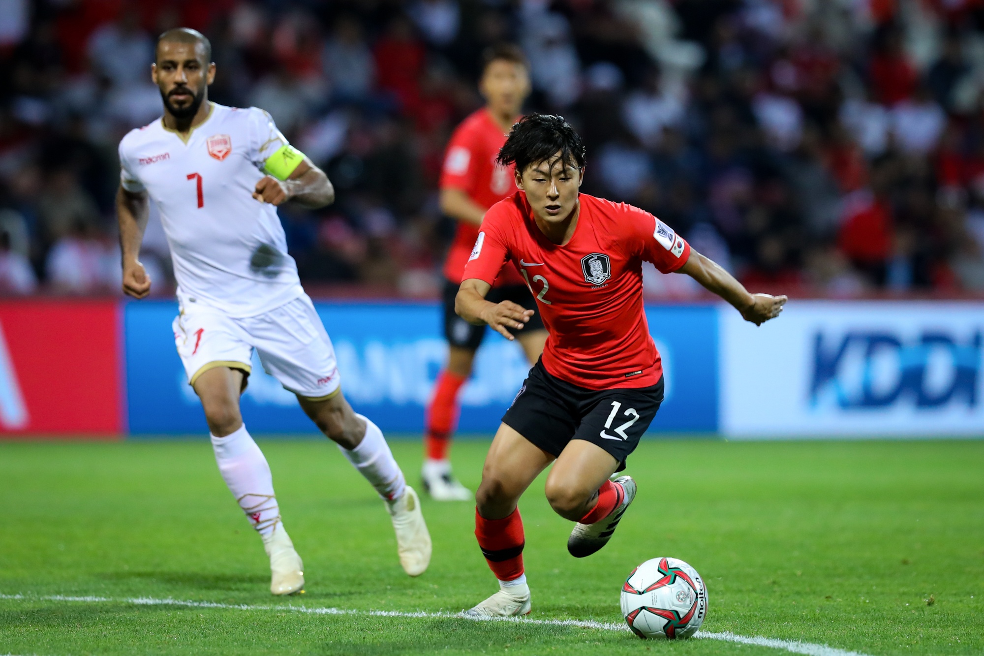 Son Heung-min chay mau,  rach tai anh 10