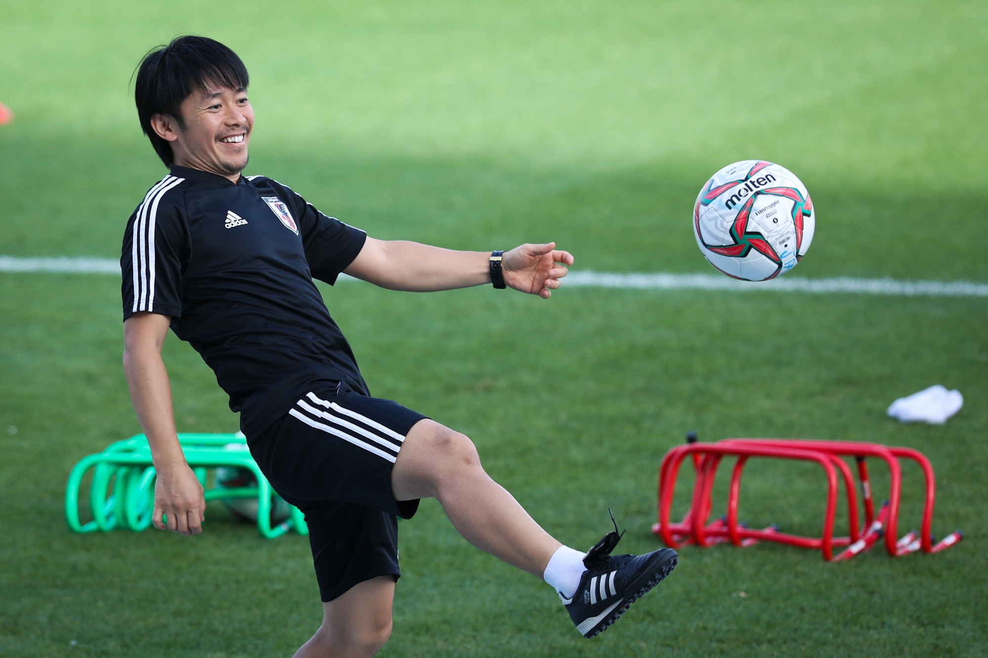 Cau thu Nhat Ban da bong bung tai truoc Viet Nam anh 4