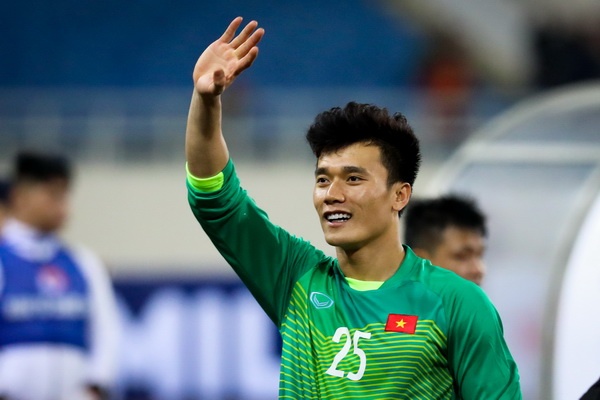 Asian Cup cua Van Lam nhung 2019 se la san khau cho Bui Tien Dung hinh anh