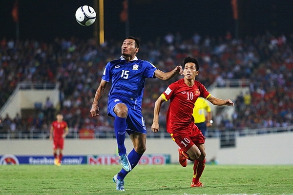 Doi dau doi tuyen Viet Nam - Thai Lan thu nho o cup Chau A hinh anh