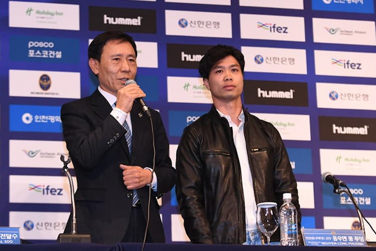 Cong Phuong cuoi rang ro trong le ra mat anh 3