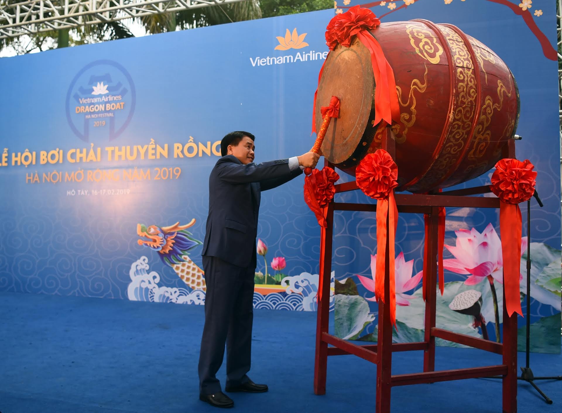 Lễ hội bơi chải thuyền rồng Hà Nội ảnh 3 Le hoi boi chai thuyen rong Ha Noi anh 3