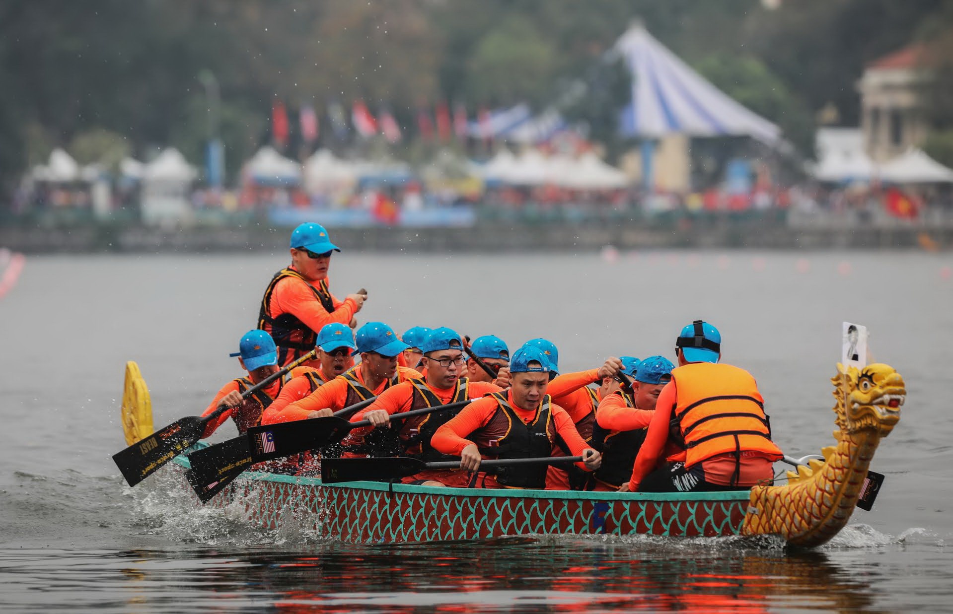 Lễ hội bơi chải thuyền rồng Hà Nội ảnh 7 Le hoi boi chai thuyen rong Ha Noi anh 7