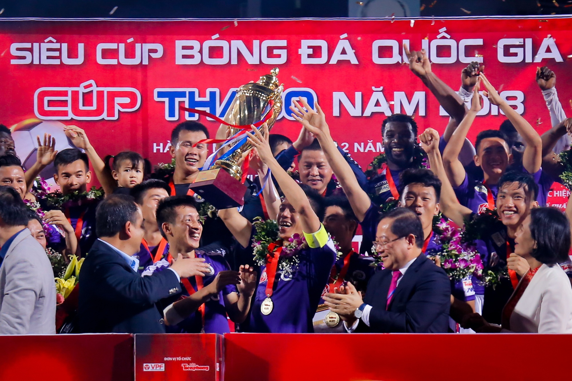 Doi hinh hai giup bau Hien nang cup anh 12