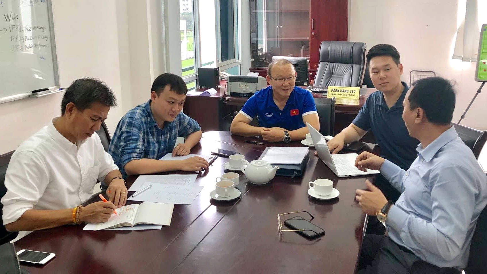 HLV Park Hang-seo hoi y kien ong Hoang Anh Tuan ve U23 Viet Nam hinh anh