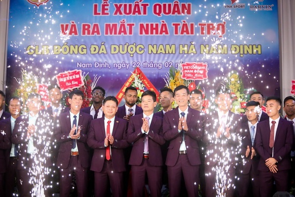 Nam Dinh nhan 20 ty dong, dat muc tieu tru hang 2 mua lien tiep hinh anh