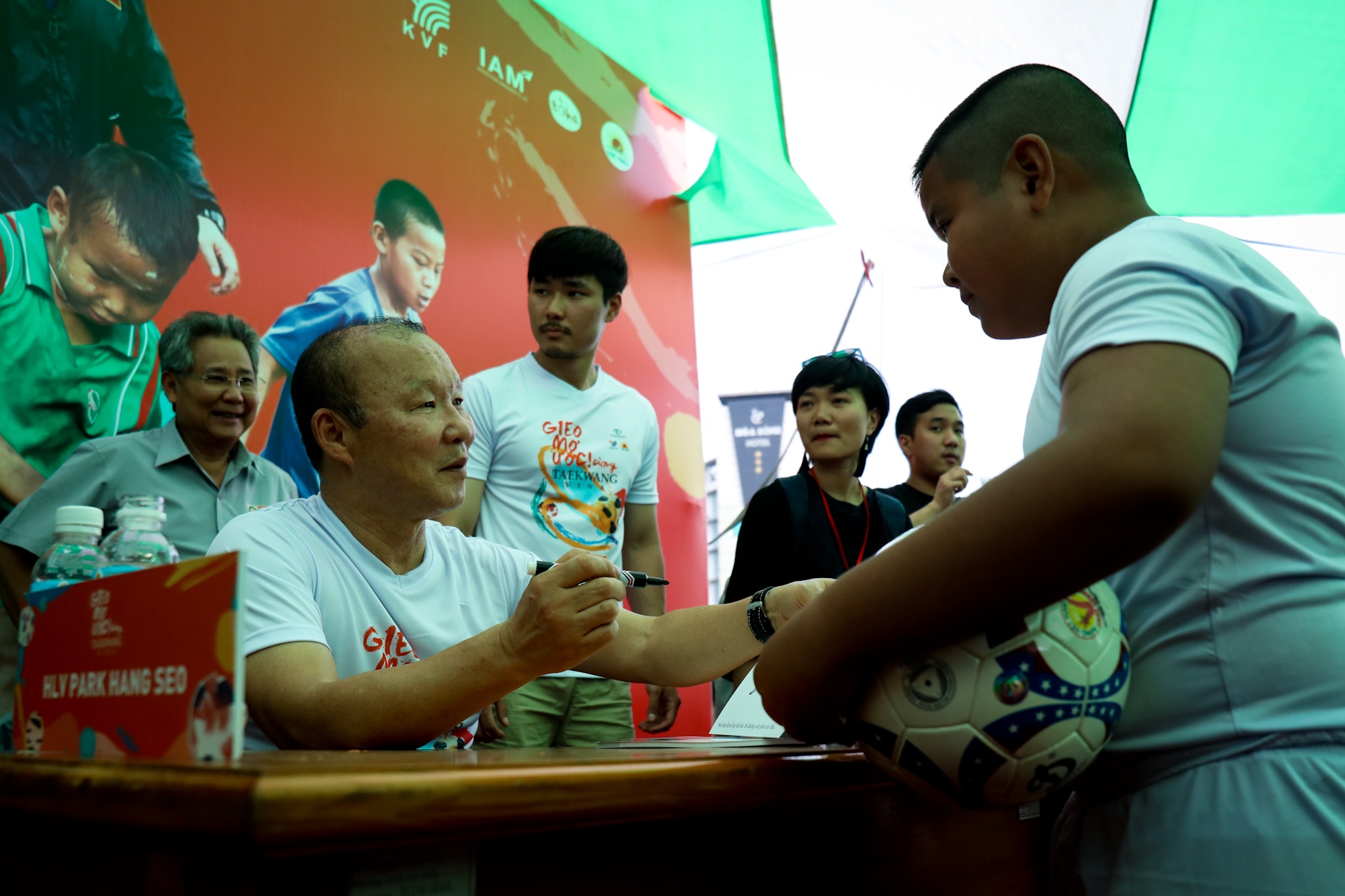 HLV Park Hang-seo di bong ky thuat anh 10