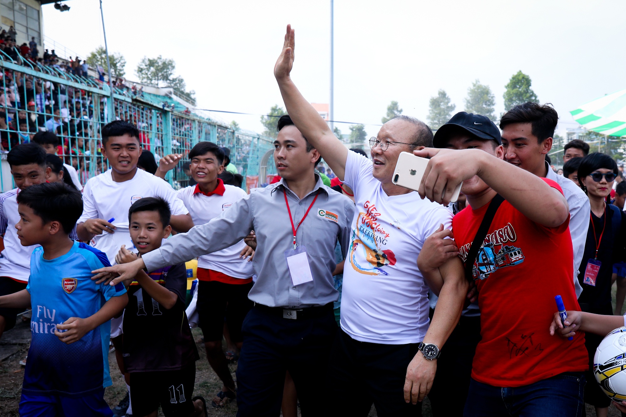HLV Park Hang-seo di bong ky thuat anh 2