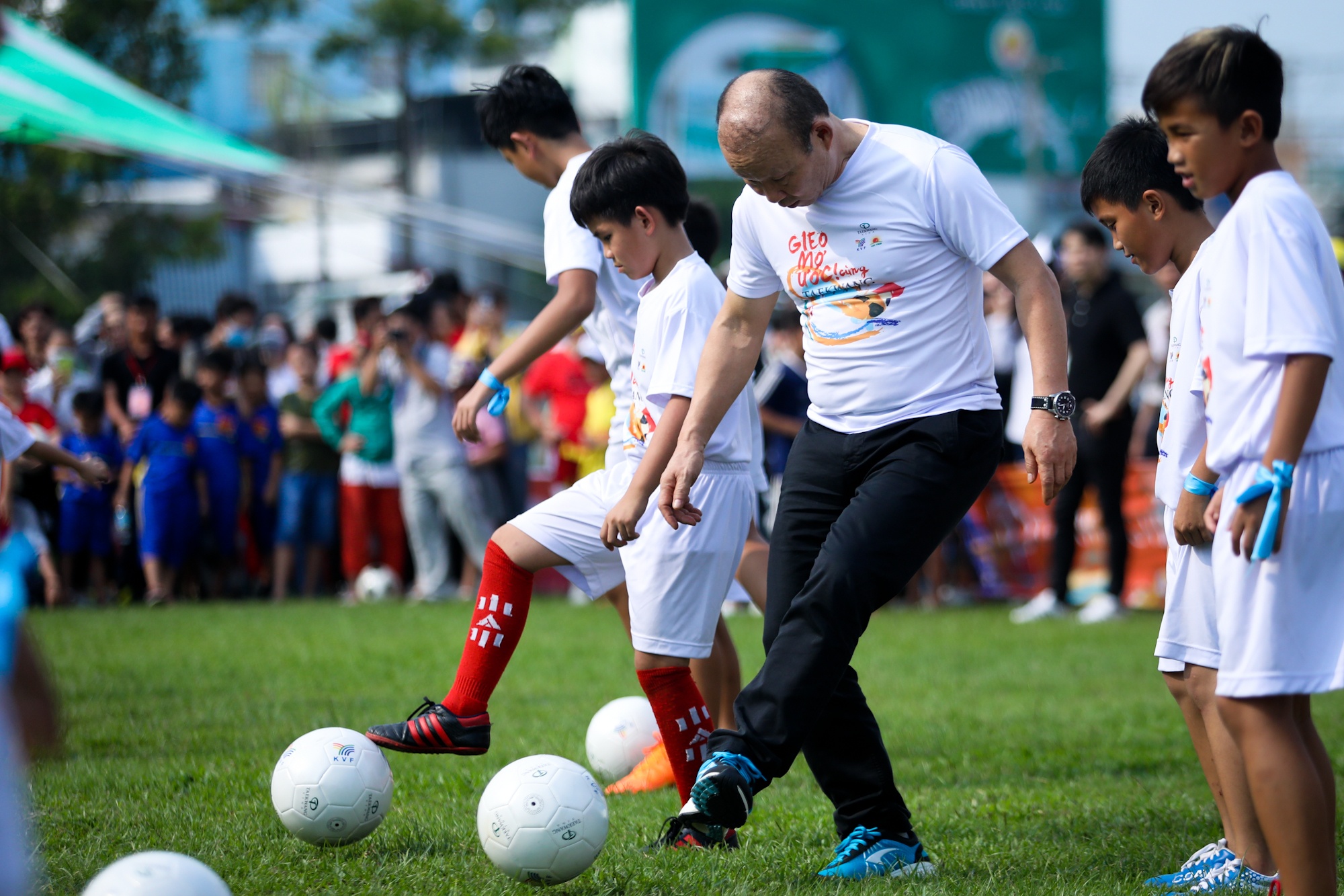 HLV Park Hang-seo di bong ky thuat anh 6