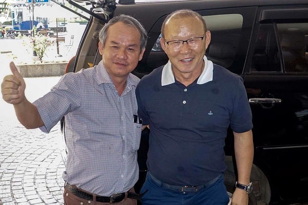 Thay Park an trua voi bau Duc, hoi tham ky tinh hinh Tuan Anh hinh anh