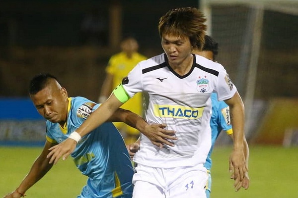 HLV Park Hang-seo len Gia Lai xem tien ve Tuan Anh thi dau hinh anh