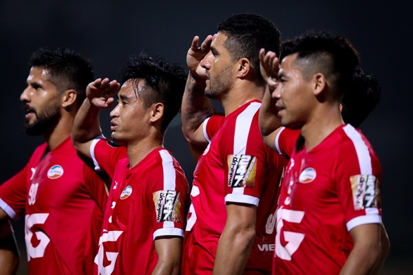 Thay Park ‘mach nuoc’ cho HLV Viettel danh bai Thanh Hoa hinh anh