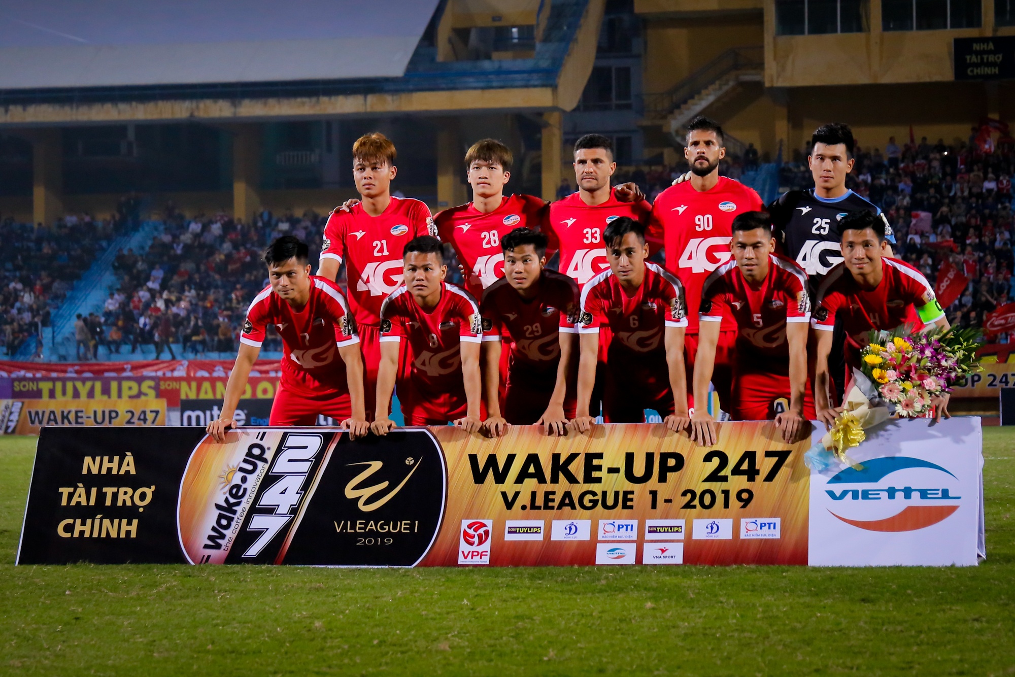 Bui Tien Dung ruc sang,  The Cong thang tran anh 1