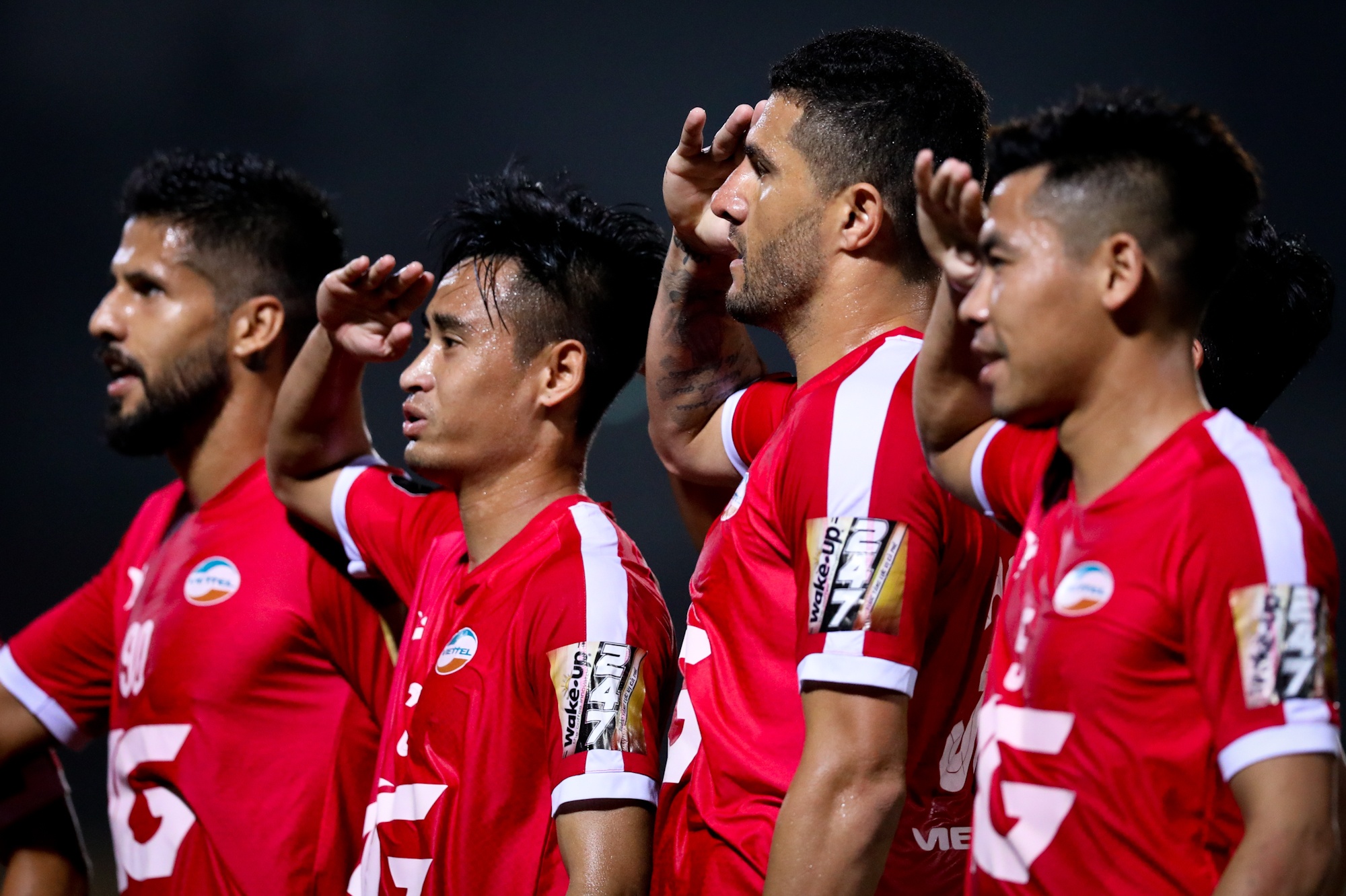 Bui Tien Dung ruc sang,  The Cong thang tran anh 4