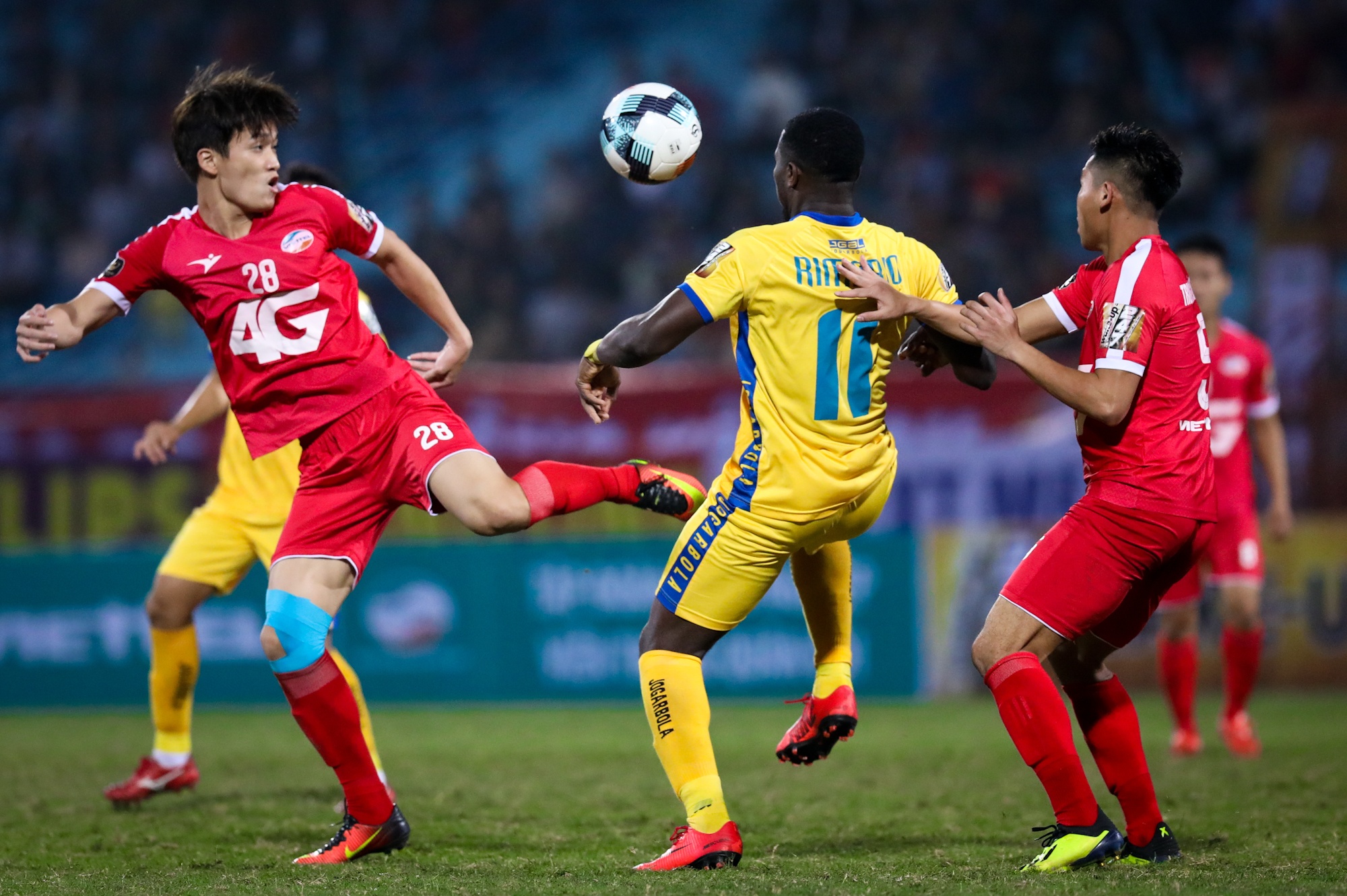 Bui Tien Dung ruc sang,  The Cong thang tran anh 8