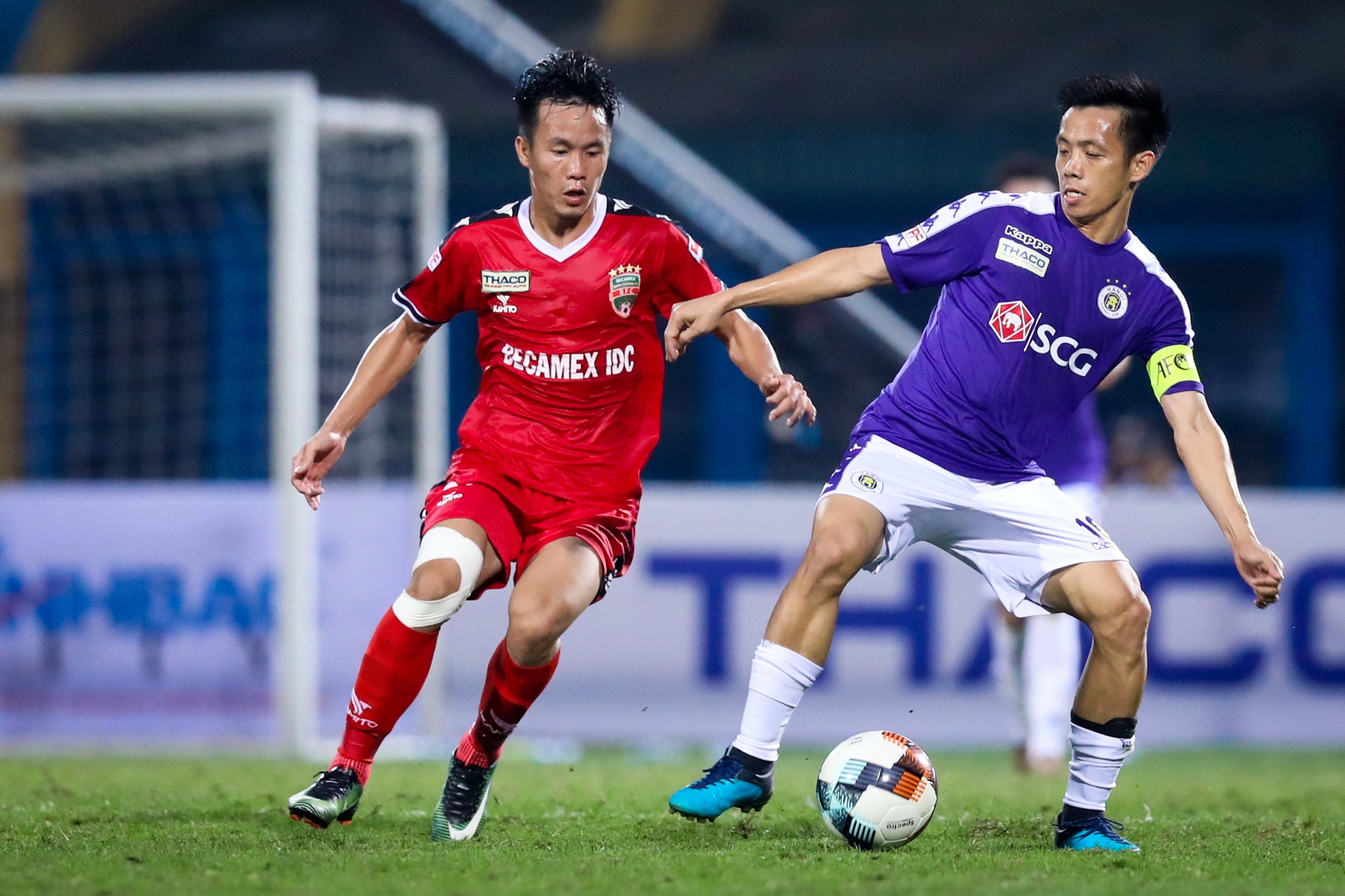 Sau nửa năm, Quang Hải được vào sân từ ghế dự bị ảnh 2 Sau nua nam, Quang Hai duoc vao san tu ghe du bi anh 2