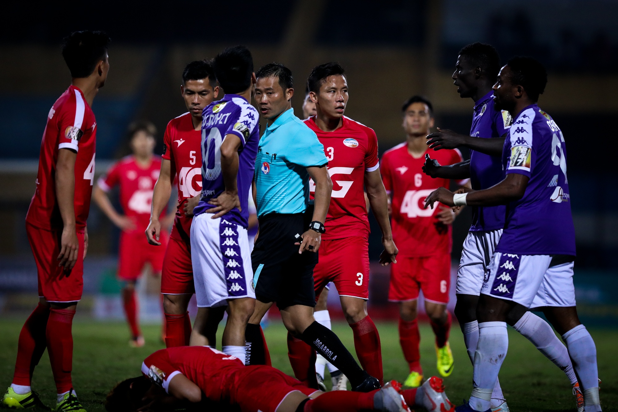 Que Ngoc Hai bao ve trong tai,  Van Quyet nhan the anh 1