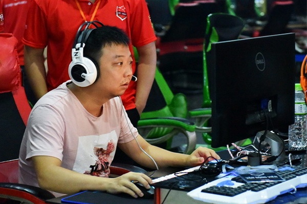 Pha op nha dinh cao cua Shen Long khien 'Chim Se Di Nang' tham bai hinh anh