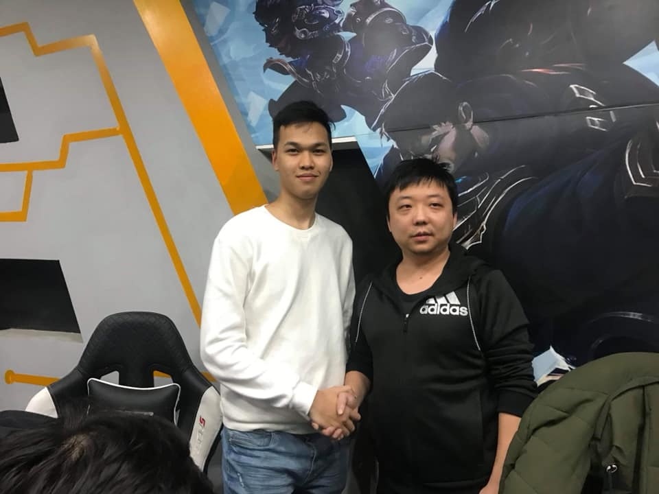 Dia chan,  Shen Long de bep Chim Se Di Nang anh 1