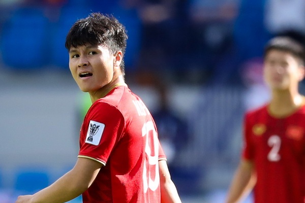 Quang Hai tit ngoi, ai ghi ban cho U23 Viet Nam? hinh anh